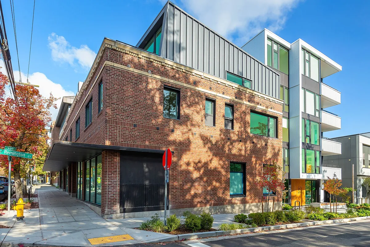 Building Photo - BB House