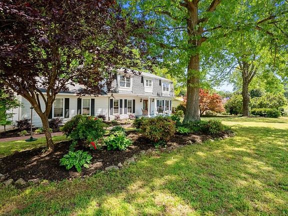 3rd image of 112 Birnam Ct