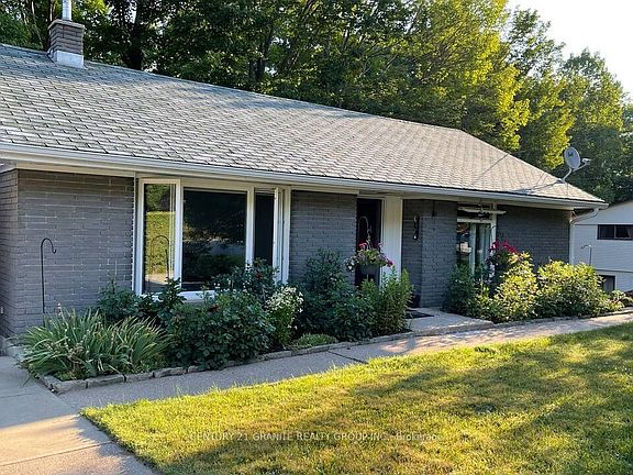 2nd image of 12 Forest Hill Rd