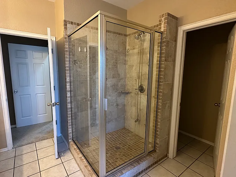 3901 Mayfair Dr — Photo 10