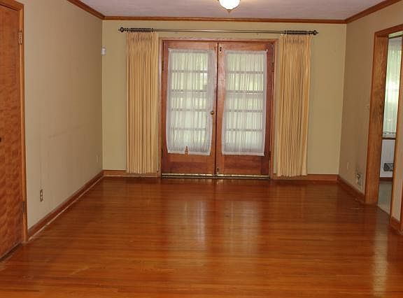 5th image of 9712 Richmond Dr