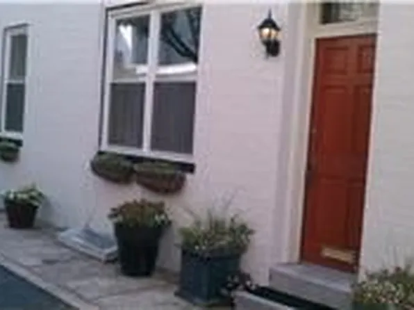 512R Fitzwater St, Philadelphia, PA 19147