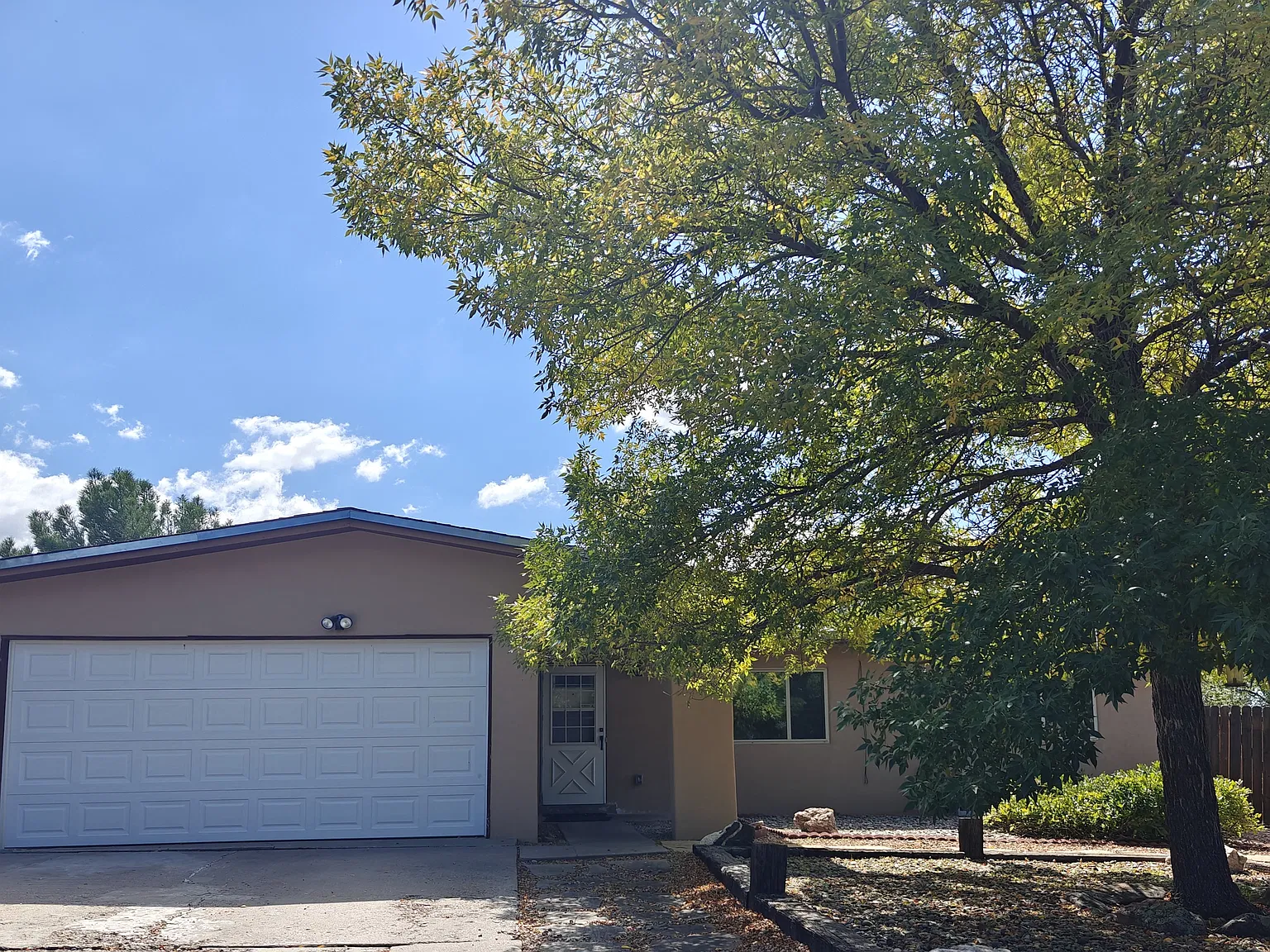 4 bed, 1340 sqft, $3,100 — Photo 1