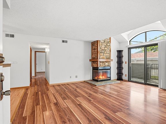 3rd image of 931 S Zeno Way Unit 103