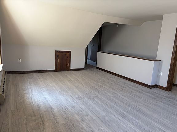 4th image of 613 Spring St #2