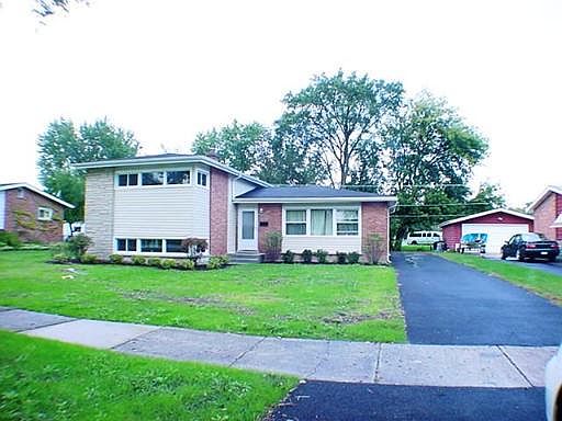 1st image of 76 W Pleasant Hill Blvd