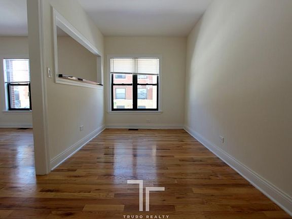 5th image of 823 W Waveland Ave