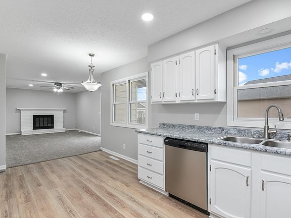 4th image of 212 Blackhawk Dr