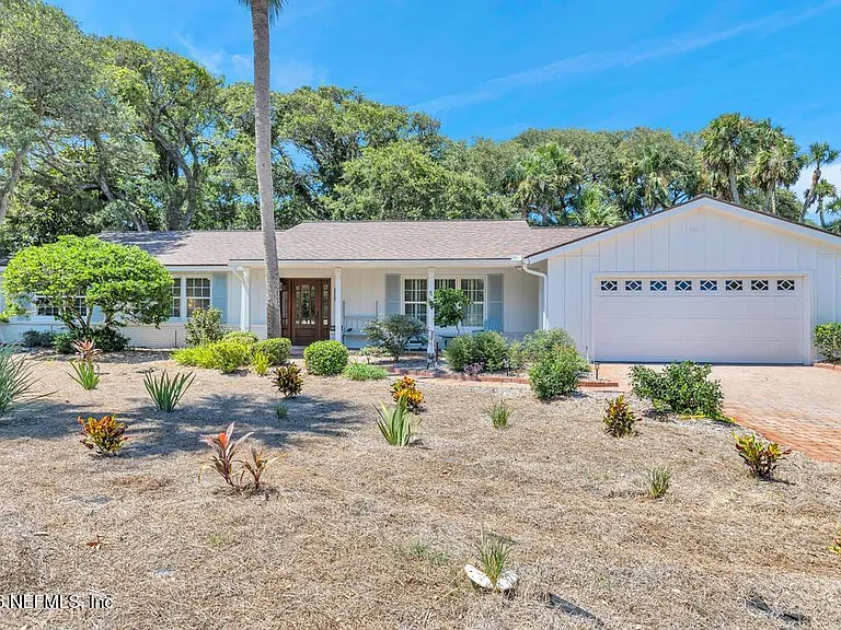1452 Seminole Rd — Photo 1