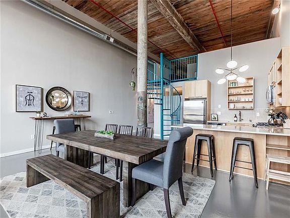5th image of 170 Boulevard SE APT E213