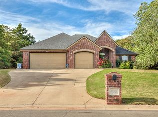890 Walnut Ridge Cir, Guthrie, OK 73044