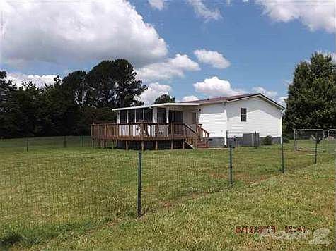 3rd image of 1830 Circle Lake Dr