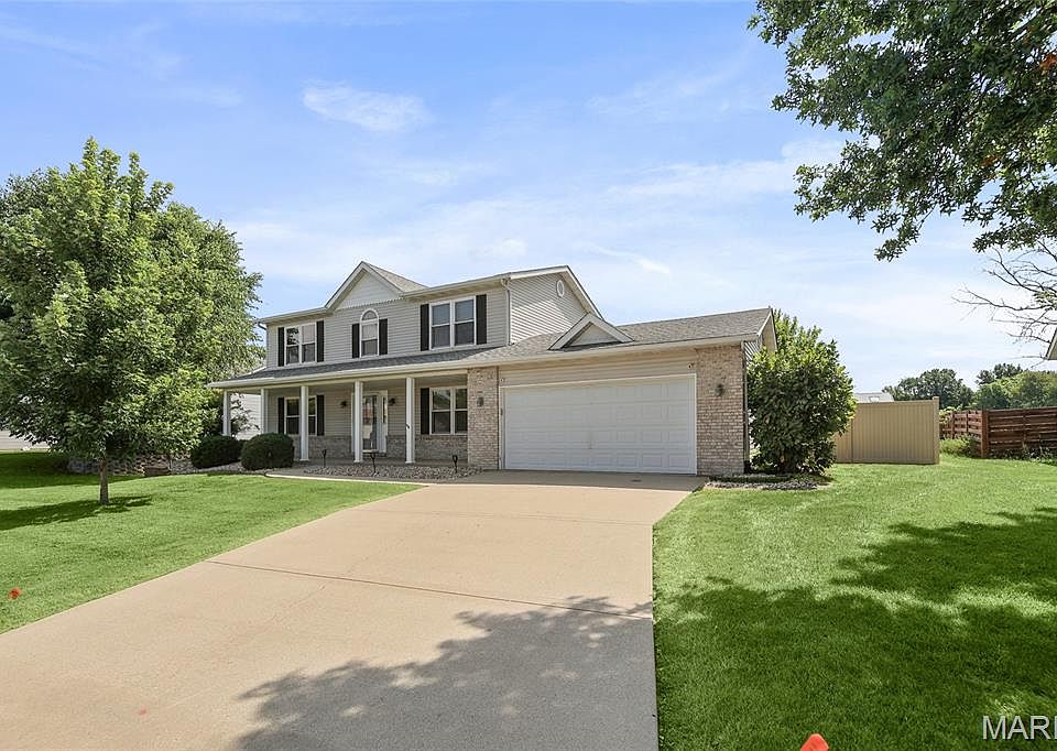 1st image of 514 Creekside Dr