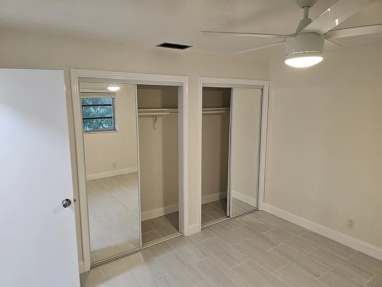 2105 Miami Rd #6 — Photo 4