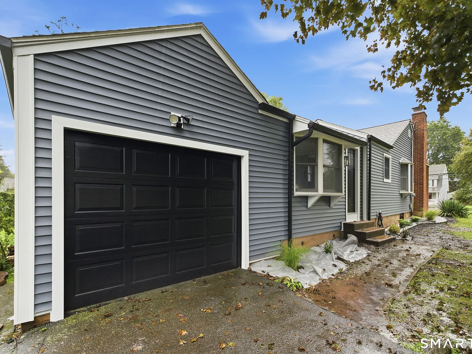 3 bed, 1.0 bath, 2211 sqft, $4,000 — Photo 3