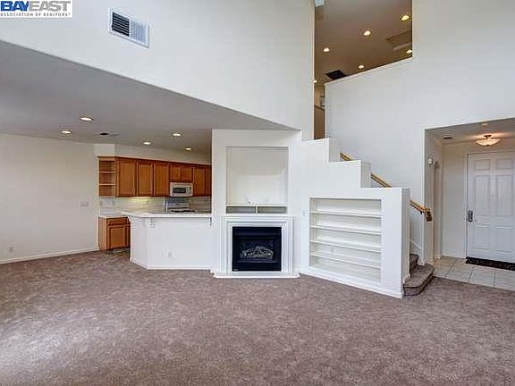 3rd image of 19350 Buren Pl