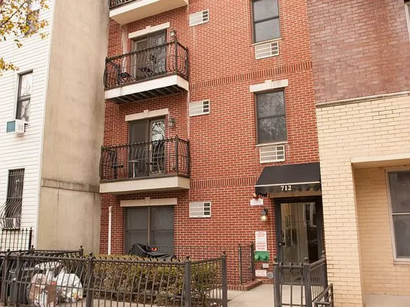 712 6th Ave #4, Brooklyn, NY 11215