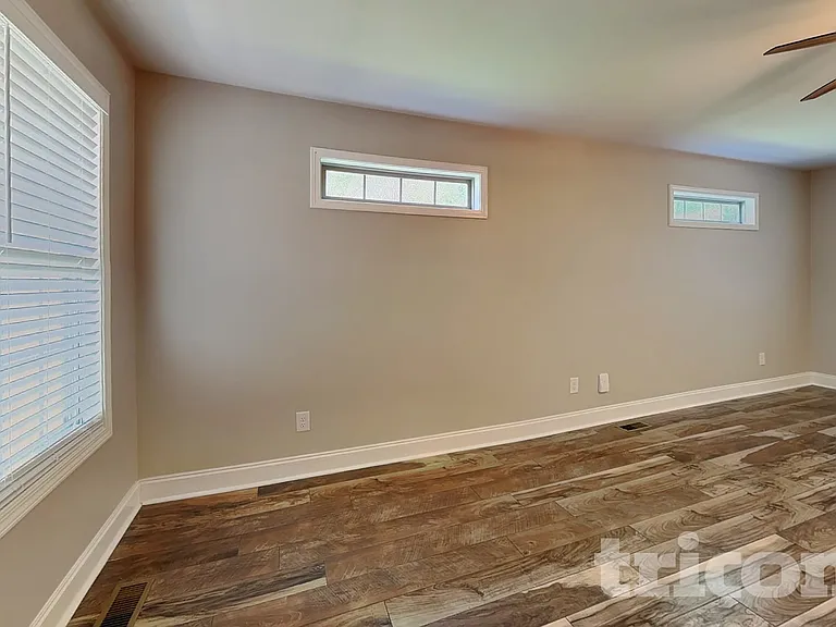 515 Magnolia Dr — Photo 4
