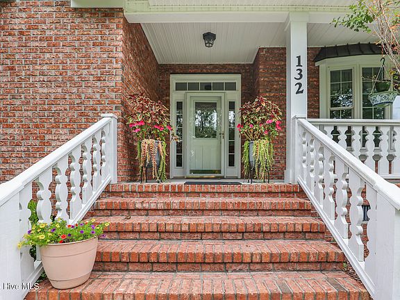 4th image of 132 Hawkins Landing