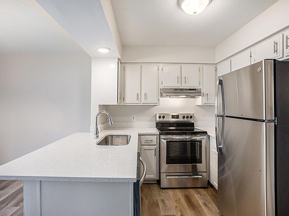 3rd image of 8831 Glenwood St APT 18