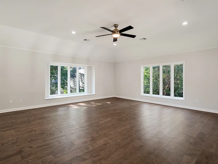 519 Thorn Ridge Cv — Photo 38