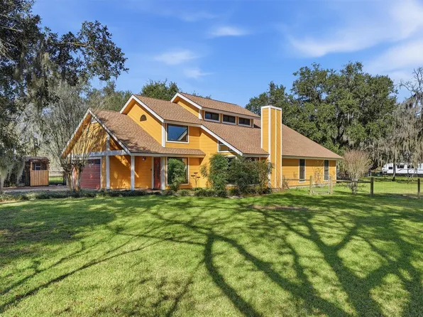 5610 County Road 823, West Columbia, TX 77486