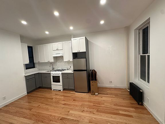 2nd image of 137 W 83rd St #3A