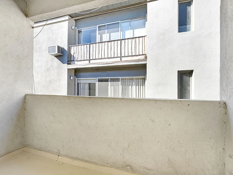 1705 Purdue Ave in West LA - near Sawtelle restaurants — Photo 9