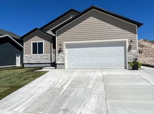 7968 N Bristlecone Rd, Eagle Mountain, UT 84005