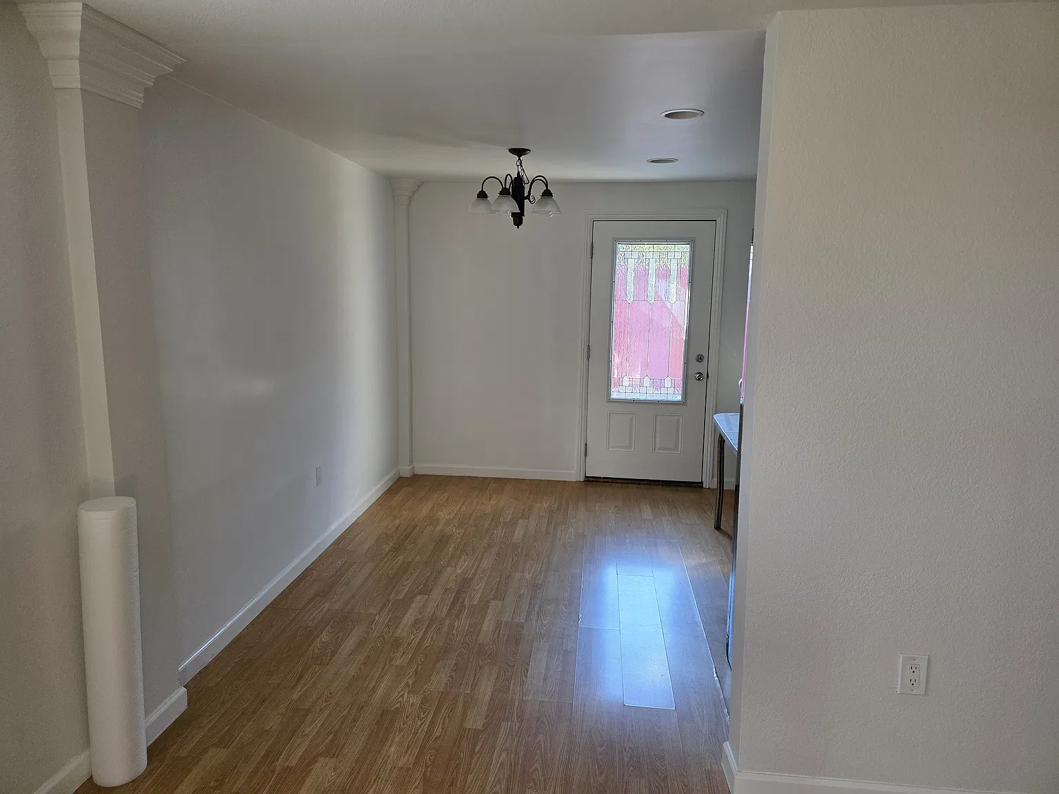 2 bed, 900 sqft, $3,000 — Photo 2