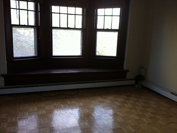4th image of 189 Beach 124th St