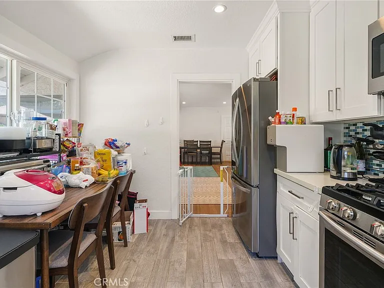 2358 Snowden Ave — Photo 15