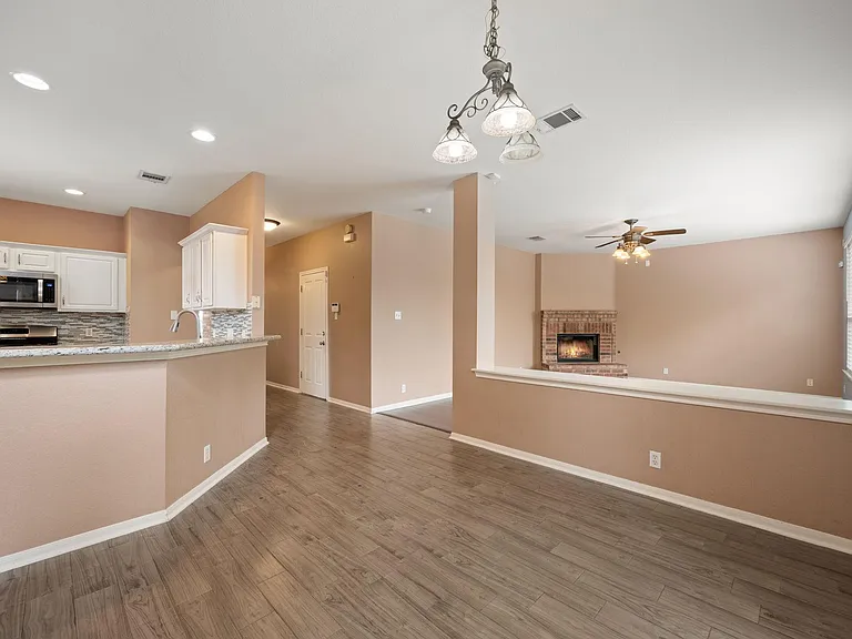 1006 Shadow Valley Cv — Photo 12