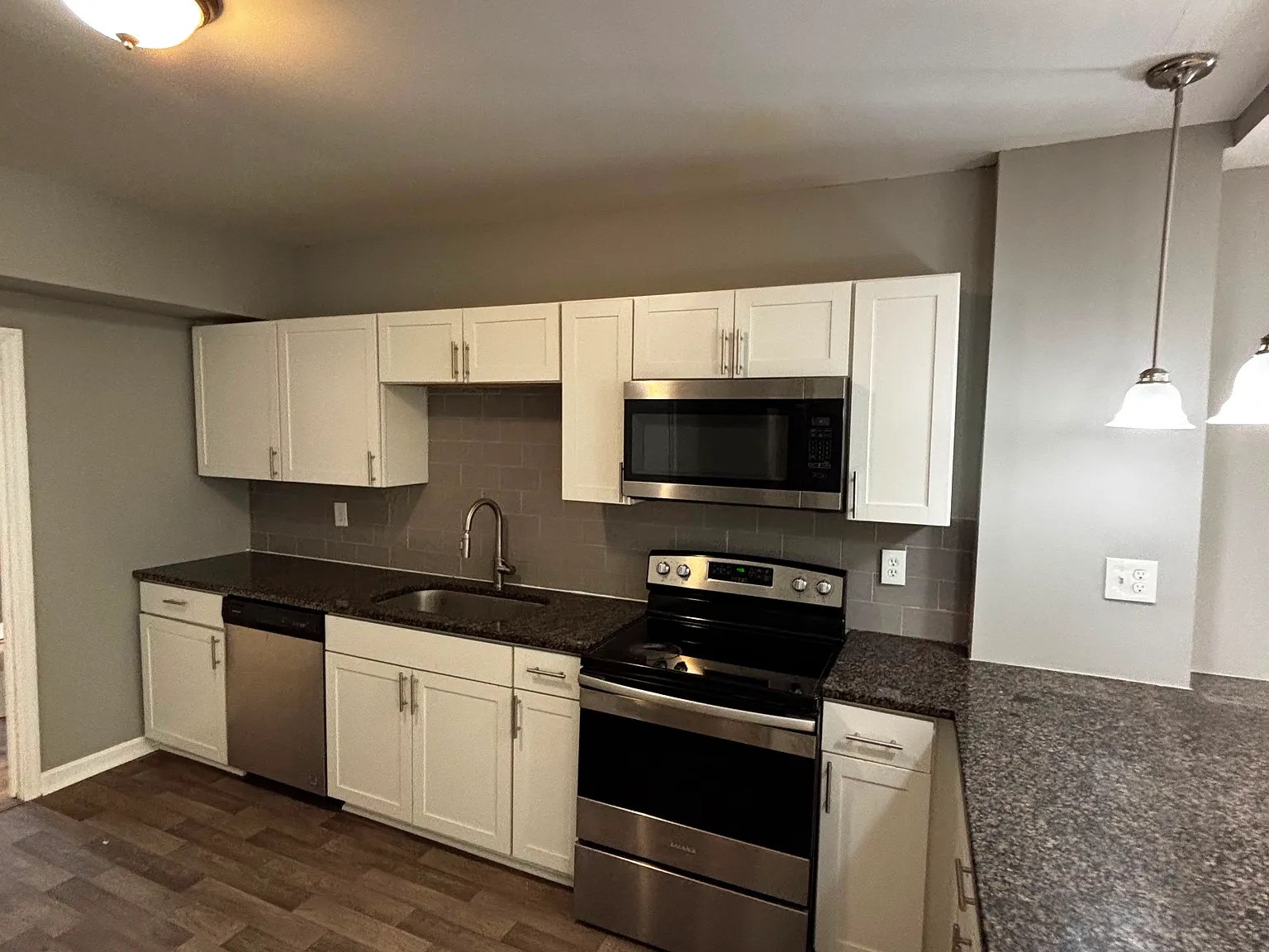 3 bed, 1115 sqft, $1,795 — Photo 2