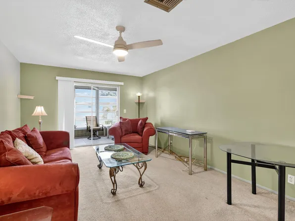 2152 NE 1st Way #205, Boynton Beach, FL 33435