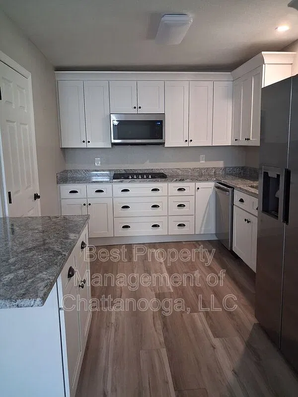 2 bed, 1.0 bath, 860 sqft, $1,350 — Photo 4