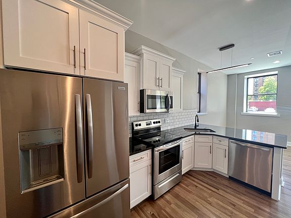 2nd image of 33 E Northampton St #104