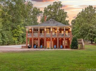 400 Merrymount Rd, Boydton, VA 23917