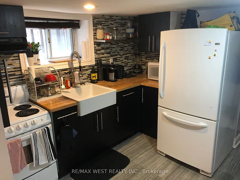 1504 Dufferin St #BASEMENT — Photo 5