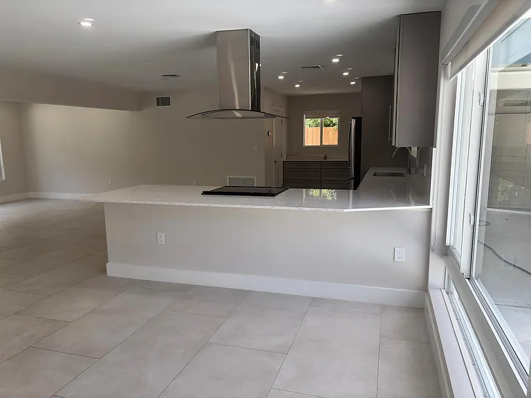 1400 NW 4th St — Photo 8