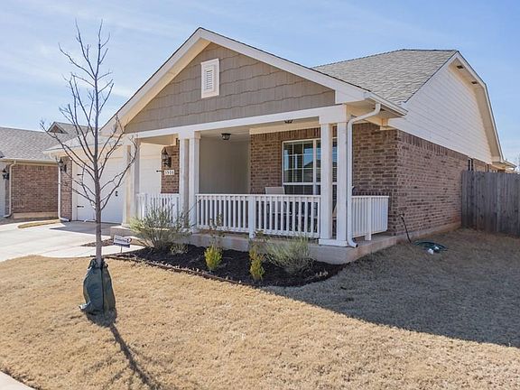 3rd image of 3506 Bergen Peak Dr