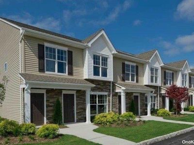 93 Somerton Avenue #93, Central Islip, NY, 11722
