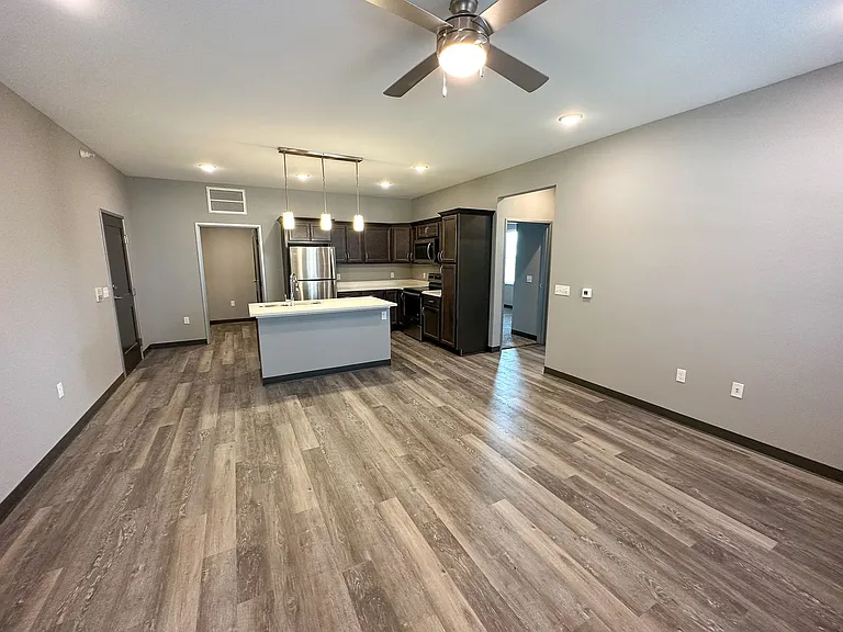 3405 Aurora — Photo 12