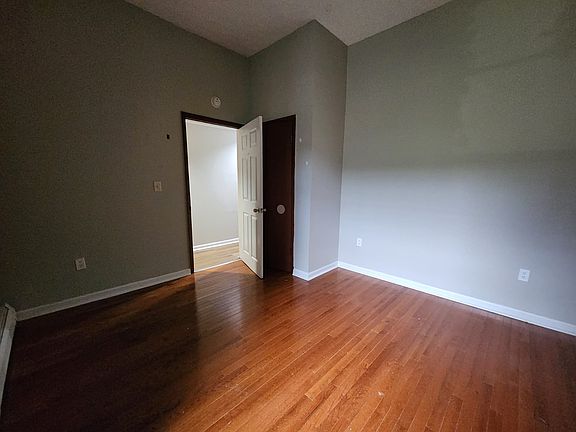 5th image of 26 Lyon St #11