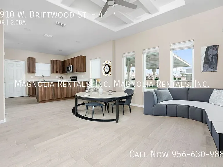 2910 W Driftwood St #4 — Photo 2