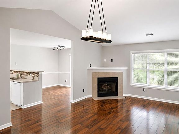 5th image of 730 Wynbrook Square Ln