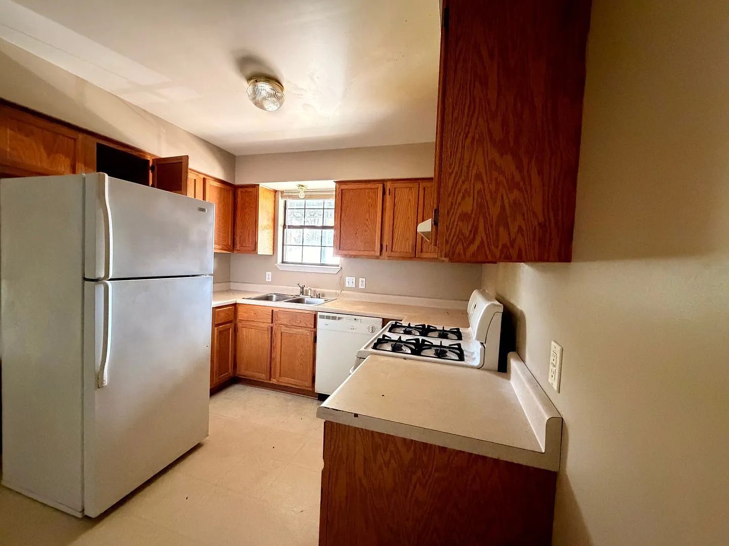 600 and 602 West J St — Photo 2