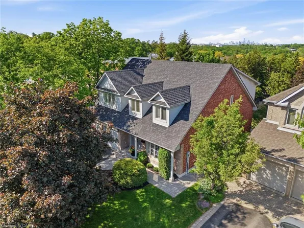 2205 Shaftesbury Ct, Oakville, ON L6H 6C6