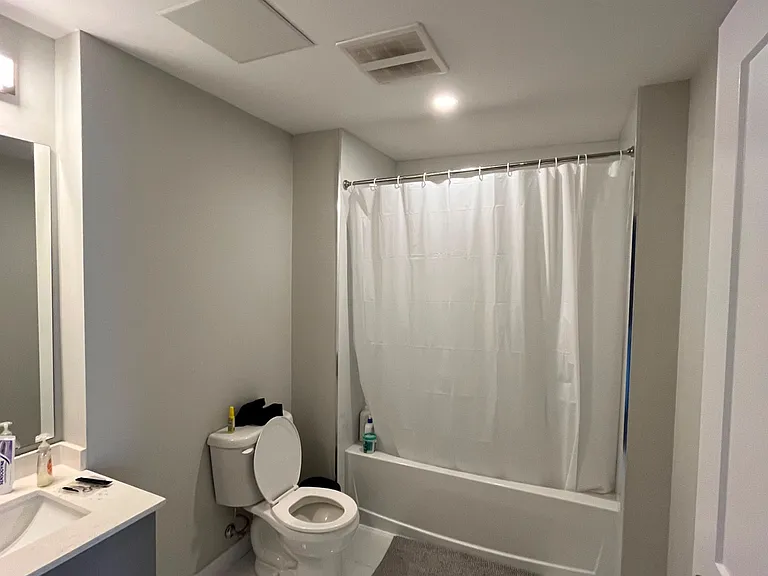 15 Queen St S #1012 — Photo 12