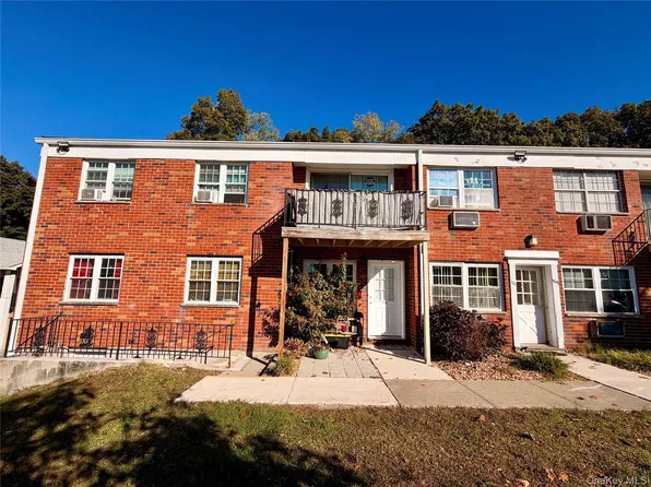 1 Colonial Road #111, Beacon, NY 12508
